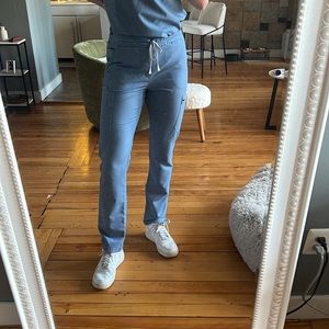 Yola skinny tall size M scrub pants
